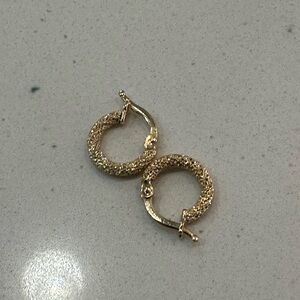 gold huggy hoop earrings